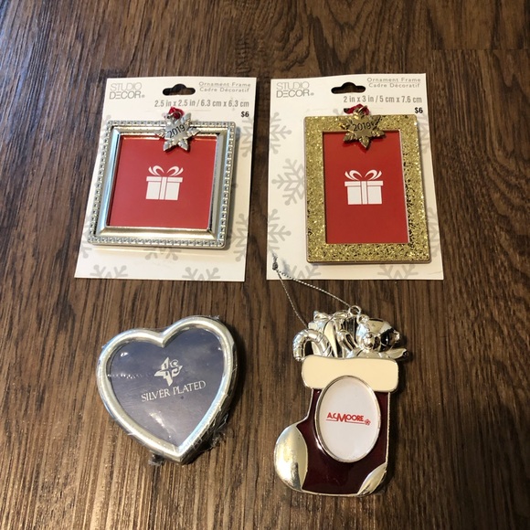 Lot of 3 hanging Christmas ornaments and 1 heart shaped photo frame - Picture 1 of 9